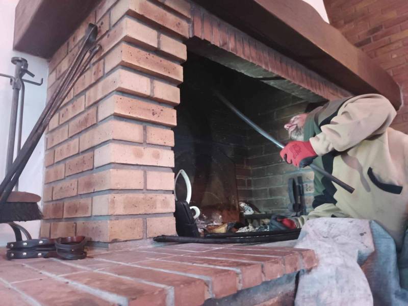 Artisan pour le ramonage d'une grande cheminée à Tourville les Ifs à côté de Fécamp 76