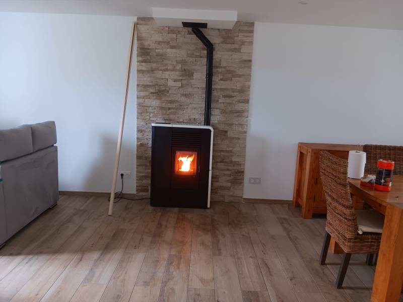 Artisan pour la vente et pose d'un poêle à granulés MCZ sortie toiture à Saint Valéry en Caux 76